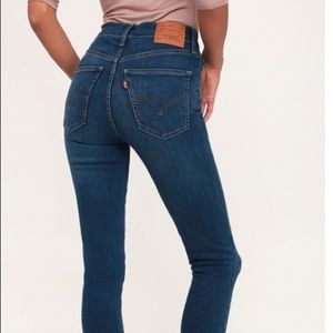 Like new mile high Levi skinny jeans